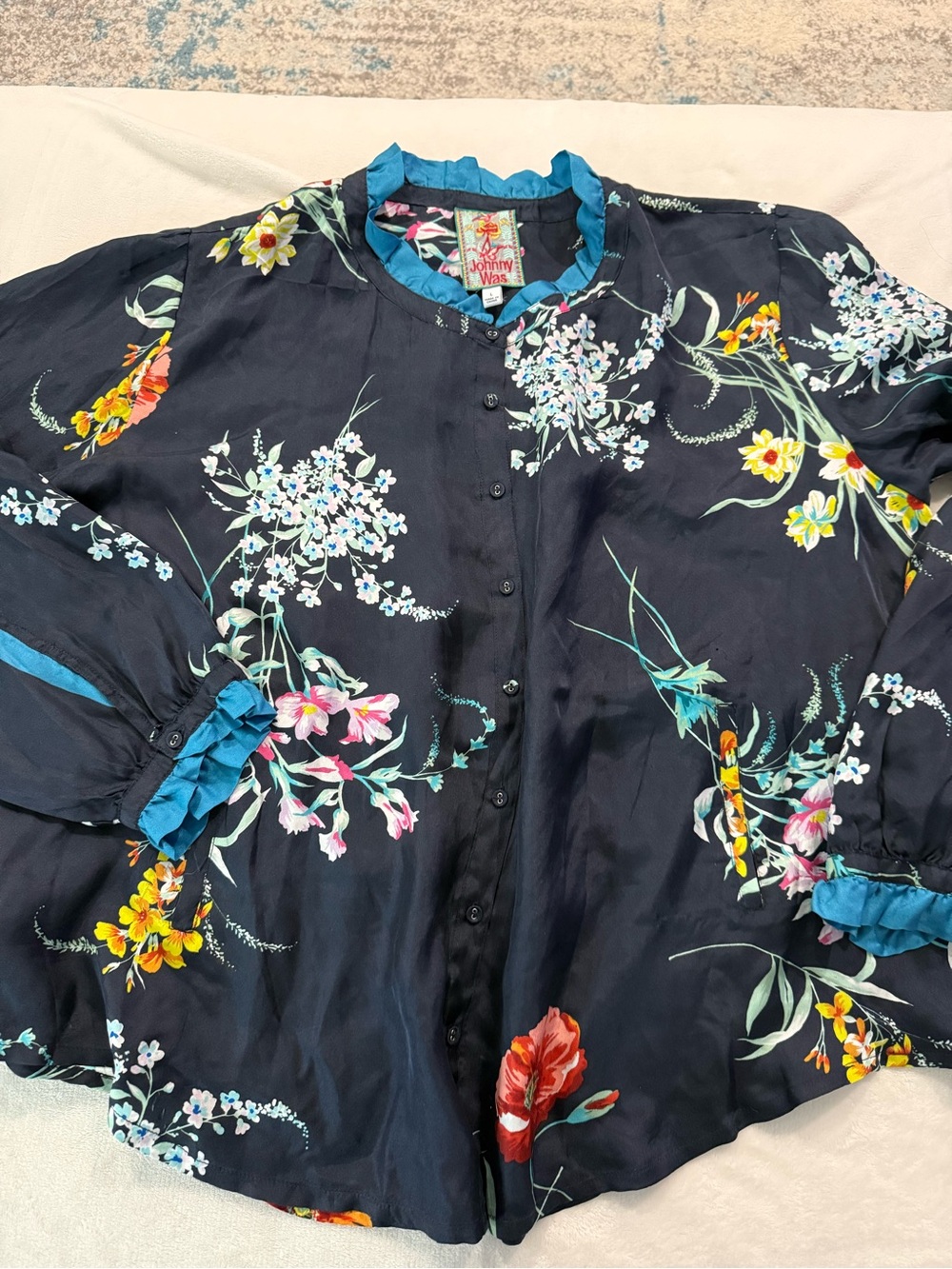 Johnny Was 100%Silk Longsleeve Floral Top Size Large E24